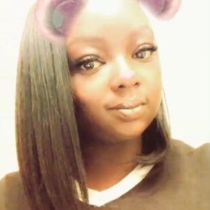 Meet your Posher, Desiree